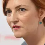 Ko uradnica Jana interno piše ministrici Asti: Hej, prosim za povečano pozornost, zmanjkalo denarja za pumpanje medijev