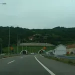 RADOVI U TUNELU MANAJLE: Radovi usporavaju saobraćaj