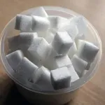 Kako šećer i veštačke boje utiču na naš nivo energije?