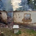 U TRENUTKU OSTAO BEZ SVEGA: Čoveku izgorela kuća do temelja
