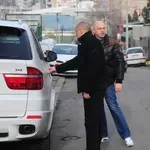 BIRN: Blindirani „mercedesi“ iz Banjske povezani sa firmom bliskom Radoičiću i Veselinoviću