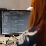 „Rad bez stresa”: Plata zaposlenima u IT industriji blizu 2.500 evra