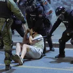 Brutalnost posle zatišja: Policija neće prezati od mlaćenja demonstranata