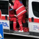 U direktnom sudaru poginulo dvoje, povređeni majka i dečak