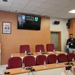 Zakletve gradonačelnika iz Srpske liste sa zastavom Republike Kosovo