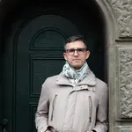 Režim puca po svim šavovima