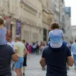 Istopolni roditelji u Srbiji: Od surogat majki i donora do birokratskog pakla i straha