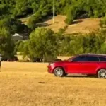 Užas na konjičkim trkama kod Bileće: Automobilom se zaleto u publiku