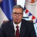 Javnost ima pravo da zna koga je Vučić pomilovao