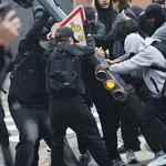 Masovna blokada srednjih škola i sukob učenika sa policijom
