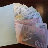 Građani Srbije ako štede, štede u dinarima