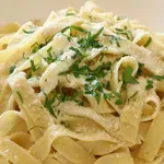 Ako nemate mnogo vremena za kuvanje: Kremasta pasta sa pavlakom i parmezanom