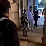 VIDEO: Žena završila u bolnici nakon što ju je uplašio humanoidni robot