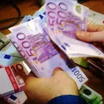 Χριστουγεννιάτικος “μπονάμας e-ΕΦΚΑ, ΔΥΠΑ: 1,2 δισ. για επιδόματα, συντάξεις, εφάπαξ (λίστα)