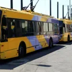 Τρόλεϊ έπεσε σε πολυκατοικία στα Πετράλωνα (φωτο)