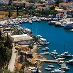 Σπέτσες: Έκλεψαν 40.000 ευρώ από σπίτι και διέφυγαν με θαλάσσιο ταξί