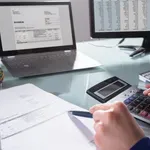 Επιχειρήσεις: Τι αλλάζει στα τιμολόγια από 1η Οκτωβρίου – Ποιοι πρέπει να υποβάλουν δήλωση