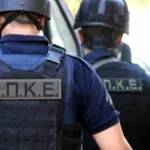 Λητή Ωραιοκάστρου: Αστυνομικοί της ΟΠΚΕ έσωσαν δύο σκύλους από καμένο σπίτι