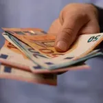 Επίδομα 150 ευρώ ανά παιδί -Τι συμβαίνει αν δεν μπήκαν τα χρήματα