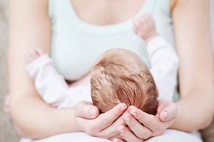 Επίδομα μητρότητας: Aνοίγει σήμερα η πλατφόρμα για τις αιτήσεις από μη μισθωτές