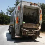 Πάτρα: Το απορριμματοφόρο …μάζεψε και το σπίτι της!