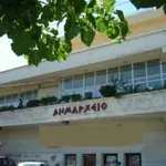 Μέτρα προστασίας από τον καύσωνα ζητούν εργαζόμενοι του Δήμου Βύρωνα
