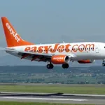 Χαμός σε πτήση της EasyJet: 12 επιβάτες πιάστηκαν στα χέρια