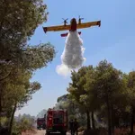 Στη θάλασσα κατέβηκε η φωτιά στην Κεφαλονιά – Μία σύλληψη για εμπρησμό
