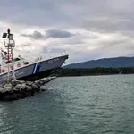 Βόλος: Σύγκρουση σκάφους Λιμενικού στο λιμάνι εν μέσω κακοκαιρίας (φωτό – βίντεο)