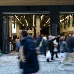 Τα εμπορικά καταστήματα γίνονται… ΑΤΜ -Τι αλλαγή έρχεται στις αναλήψεις