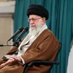 Διάγγελμα Χαμενεΐ: «Ο Τραμπ να ασχοληθεί με τα προβλήματα των ΗΠΑ»