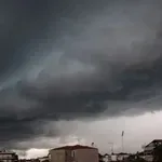 Έκτακτο δελτίο ΕΜΥ: Πού θα επιμείνουν τα έντονα καιρικά φαινόμενα