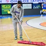 Εβαλε νερά το δημοτικό γυμναστήριο -Αναβλήθηκε ο αγώνας Περιστέρι-Σαραγόσα