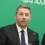 Eυχές Ανδρουλάκη με αβγό του ΠΑΣΟΚ