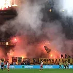 Δύο χρόνια εκτός γηπέδου και πρόστιμο 5.000 ευρώ σε δύο οπαδούς της ΑΕΚ