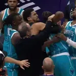 Άγριο ξύλο σε αγώνα του NBA – Αποβλήθηκαν 4 παίκτες