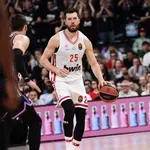 O Ολυμπιακός έκανε τη “δουλειά” στη Γαλλία -Νίκη επί της Παρί με κατοστάρα