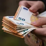 Συντάξεις Απριλίου: Αυτές οι ημερομηνίες “κλειδώνουν” για κάθε ταμείο