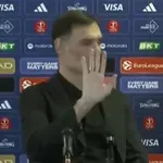 Η καλύτερη του Μπαρτζώκα-Μόνο ένας δημοσιογράφος στη συνέντευξη τύπου