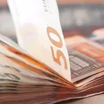 Έλληνες δημόσιοι υπάλληλοι: Στον “πάτο” της Ευρώπης σε αγοραστική δύναμη (έρευνα)