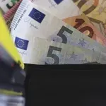 Επιδόματα: Ποια θα πληρωθούν από ΕΦΚΑ-ΔΥΠΑ έως 24 Απριλίου