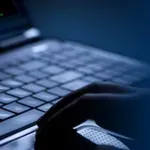 Reuters: Χάκερς που συνδέονται με τη Ρωσία παραβίασαν τα email του ΓΕΕΘΑ