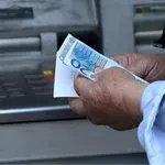 Για πόσα χρόνια παίρνουν σύνταξη οι Έλληνες