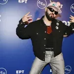 Ο Μητσοτάκης γιορτάζει την Πρωτομαγιά με Ακύλα (βίντεο)