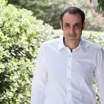 Ο Γρηγόρης Δημητριάδης στηρίζει το Παλαιοβιβλιοπωλείο των Αστέγων (video)