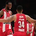Ο Ολυμπιακός σάρωσε τη Μονακό και έκανε το 2-0