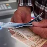Έκδοση συντάξεων σε έναν μήνα – Έως τέλος καλοκαιριού το νέο σύστημα
