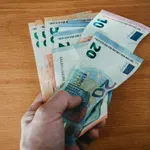 Επίδομα Συνταξιούχων -Ευάλωτων Ομάδων: Έρχεται αύξηση 20% -Χαλαρώνουν τα κριτήρια