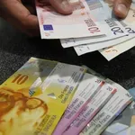Ελβετικό φράγκο: Παρατείνεται έως τις 30 Σεπτεμβρίου η ρύθμιση
