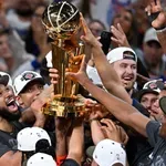NBA: Οι Νικς επέστρεψαν στην κορυφή μετά από 53 χρόνια